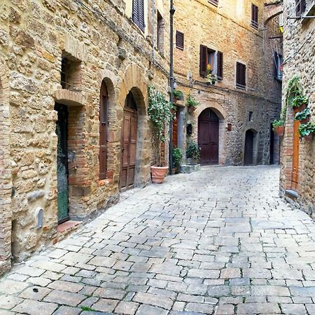 סוברטו Il Chiostro Appartamenti & Suites מראה חיצוני תמונה