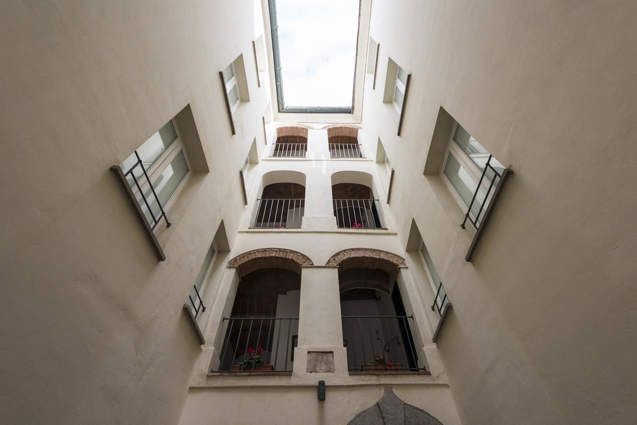 סוברטו Il Chiostro Appartamenti & Suites מראה חיצוני תמונה