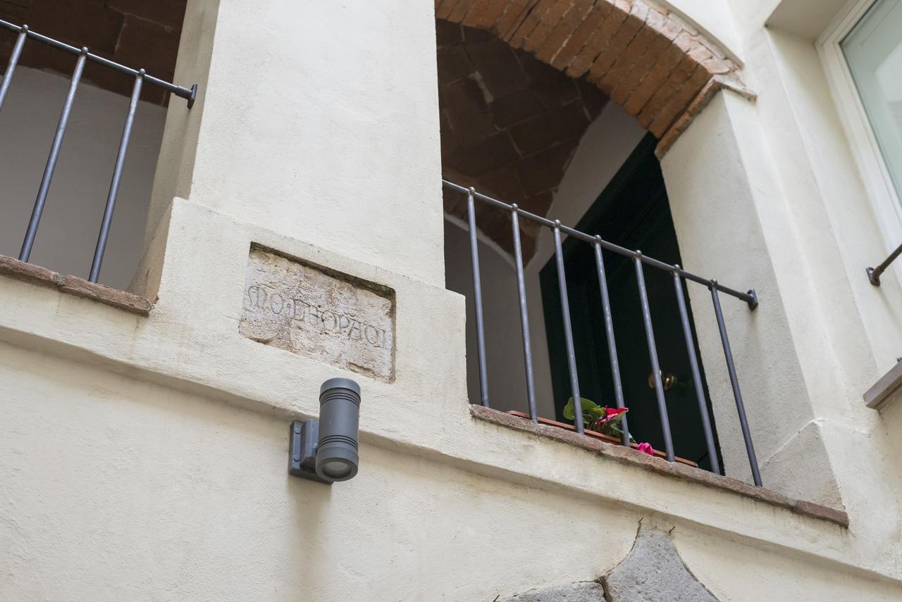 סוברטו Il Chiostro Appartamenti & Suites מראה חיצוני תמונה