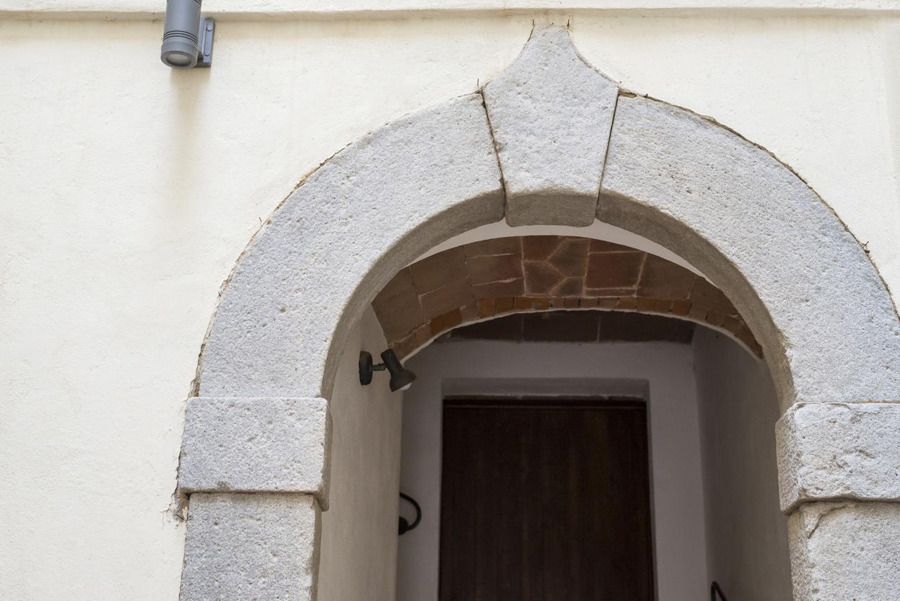 סוברטו Il Chiostro Appartamenti & Suites מראה חיצוני תמונה